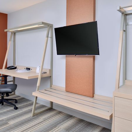 Holiday Inn Express & Suites Farmington Hills - Detroit By Ihg Extérieur photo