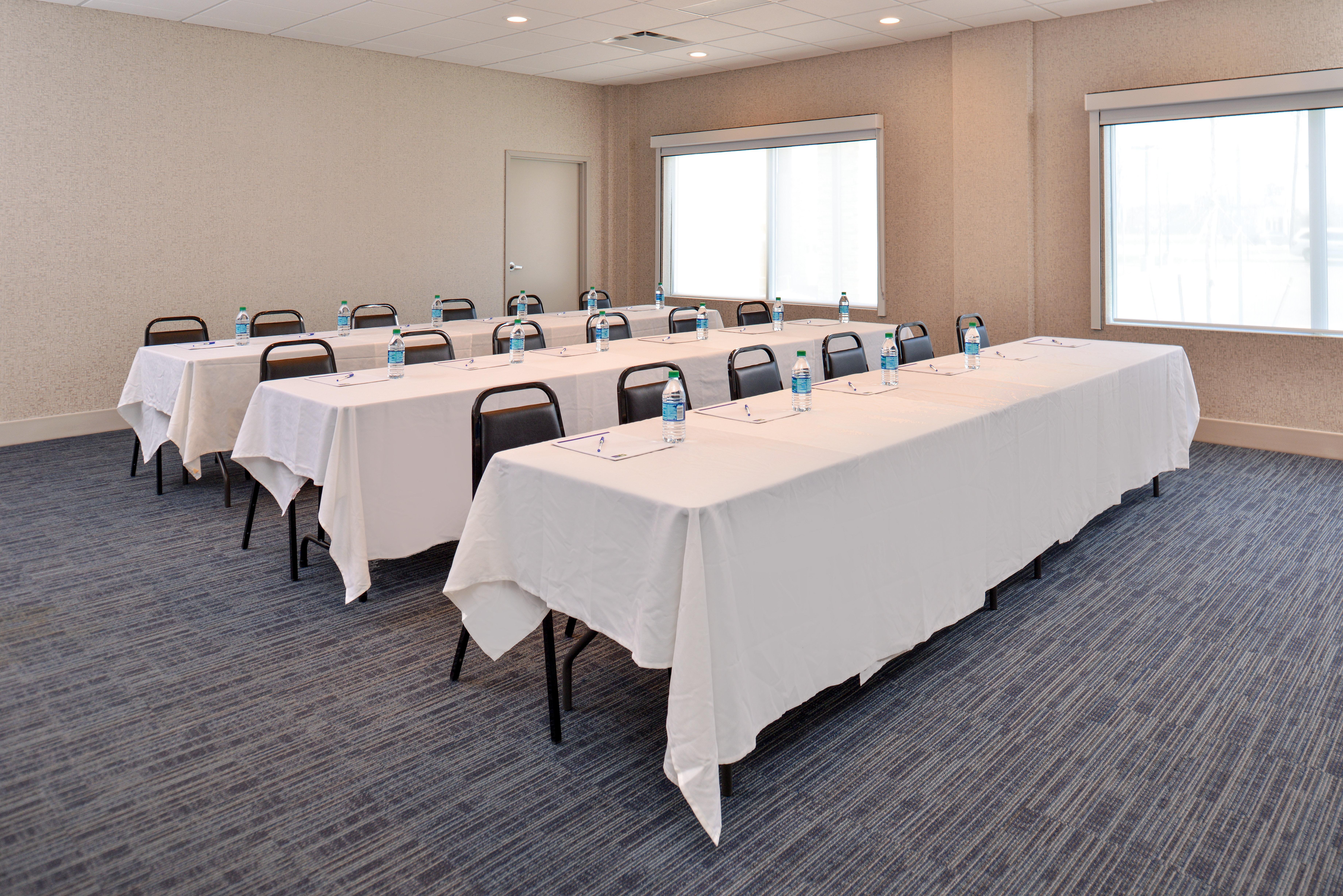 Holiday Inn Express & Suites Farmington Hills - Detroit By Ihg Extérieur photo