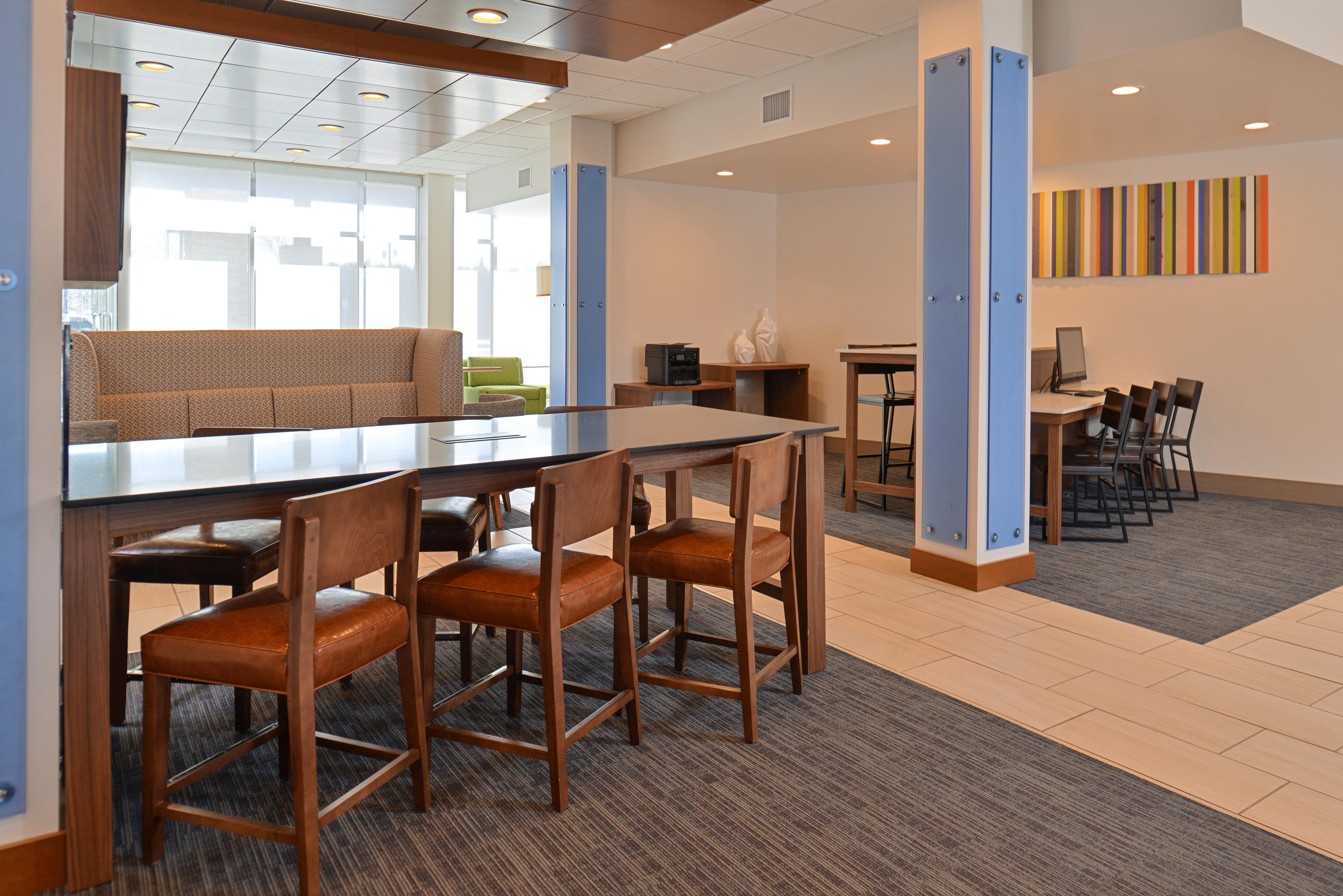 Holiday Inn Express & Suites Farmington Hills - Detroit By Ihg Extérieur photo