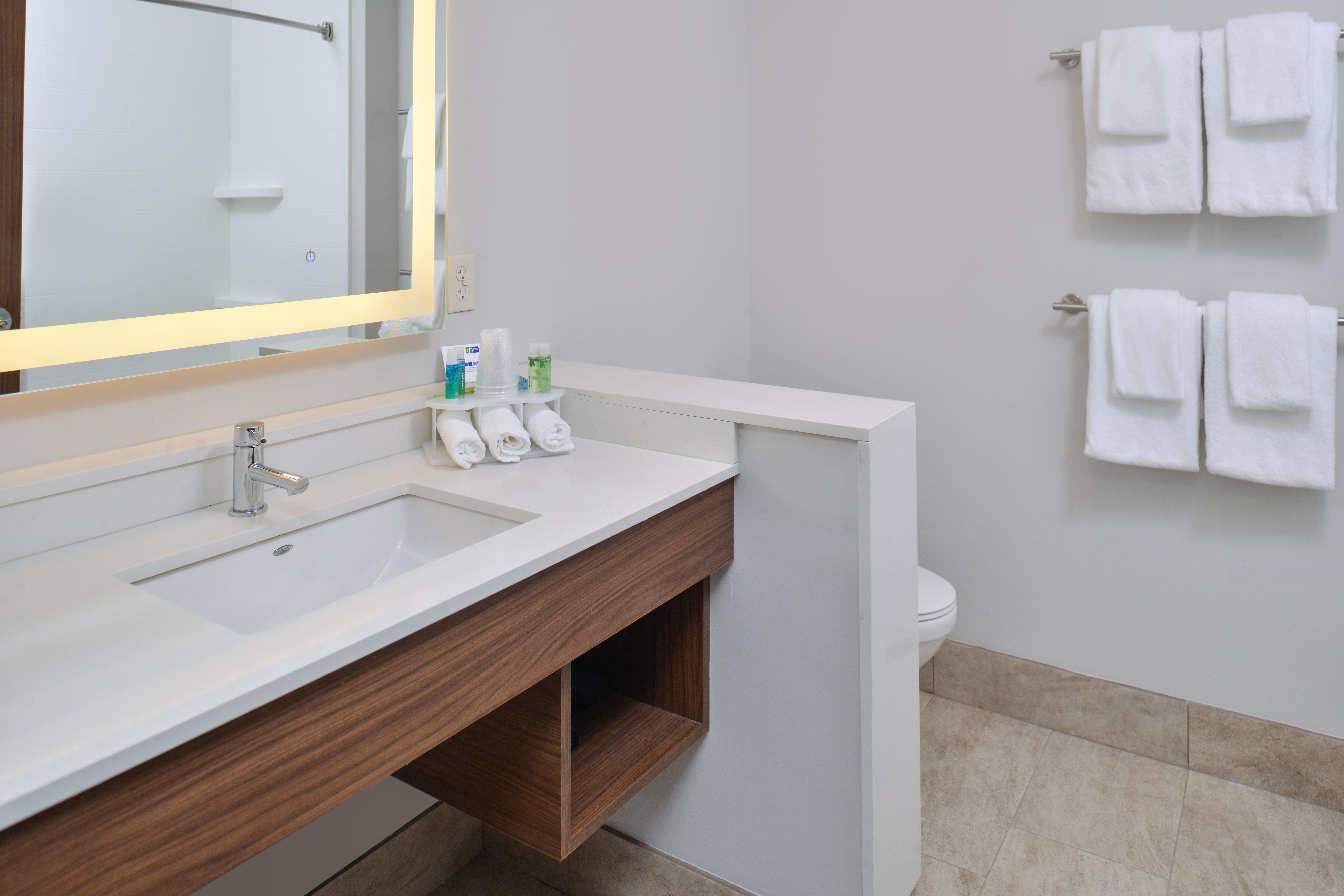 Holiday Inn Express & Suites Farmington Hills - Detroit By Ihg Extérieur photo