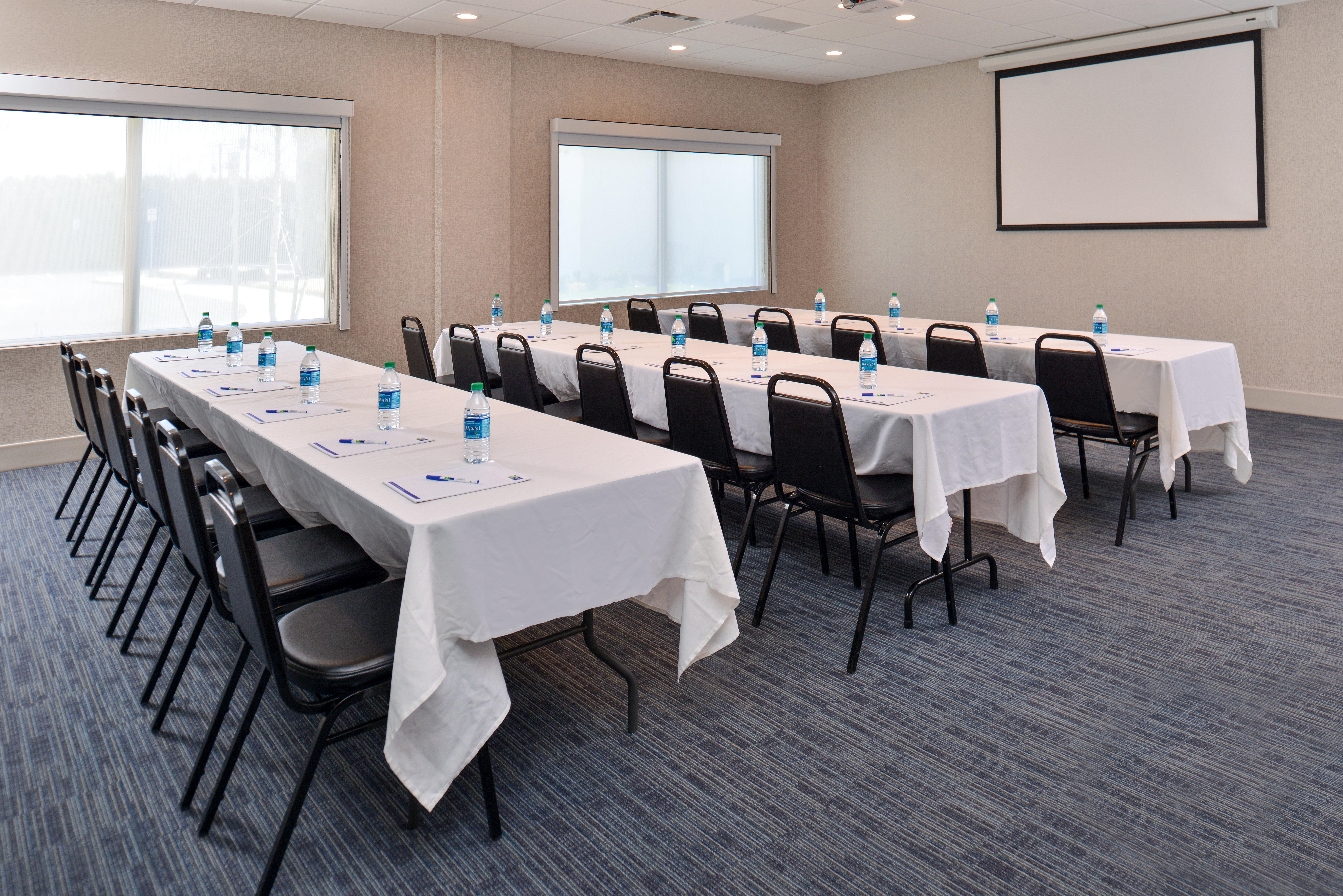 Holiday Inn Express & Suites Farmington Hills - Detroit By Ihg Extérieur photo
