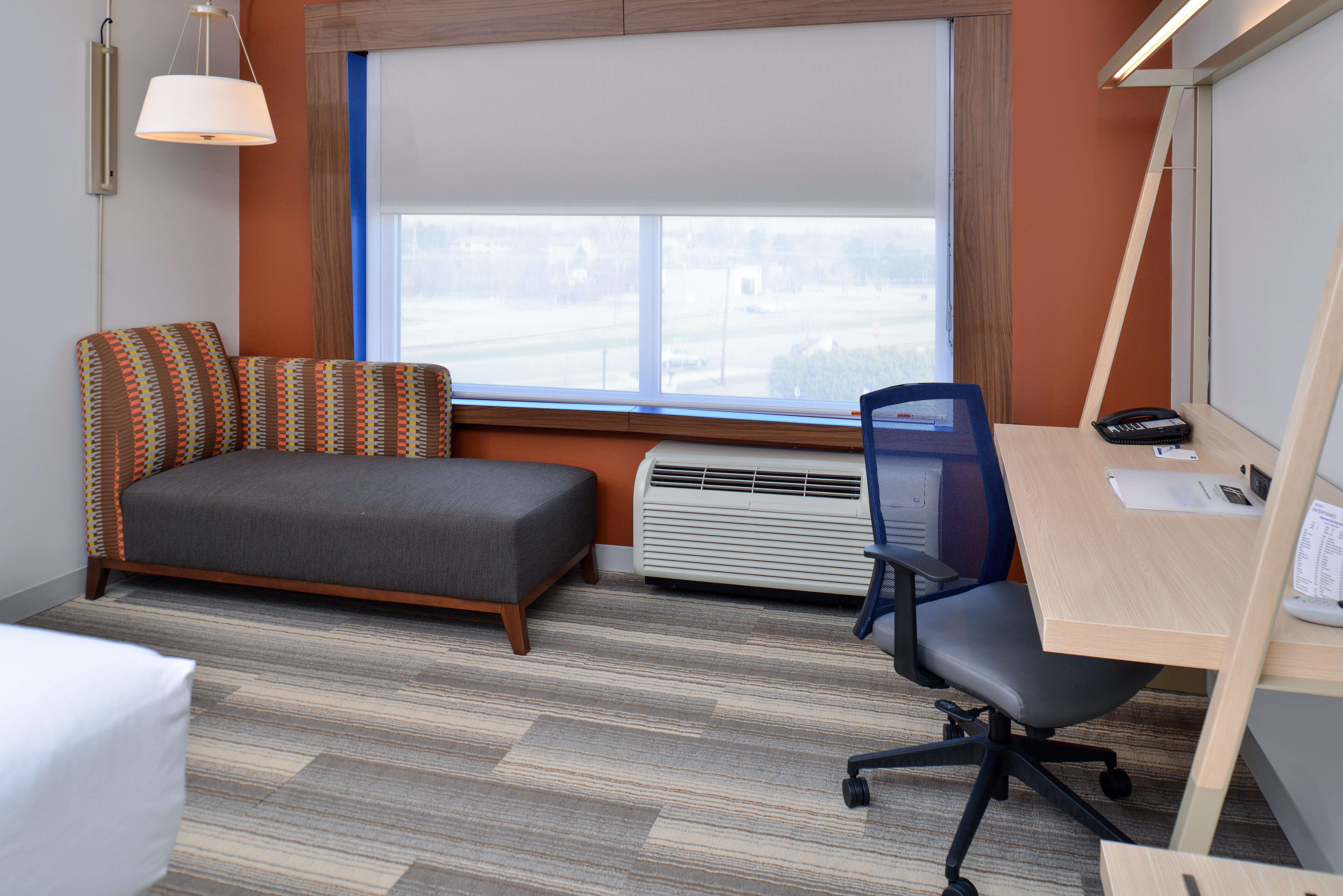 Holiday Inn Express & Suites Farmington Hills - Detroit By Ihg Extérieur photo